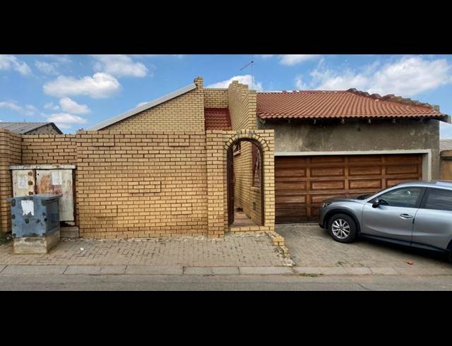 2 BEDROOM HOUSE FOR SALE IN MEADOWLANDS